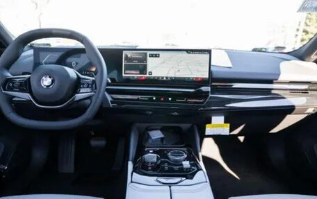 BMW 5 серия, 2026 год, 5 300 000 рублей, 13 фотография