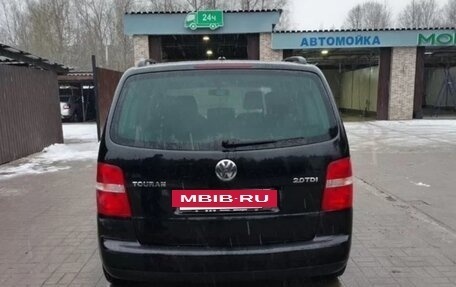 Volkswagen Touran III, 2006 год, 700 000 рублей, 2 фотография