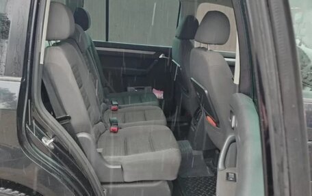 Volkswagen Touran III, 2006 год, 700 000 рублей, 9 фотография