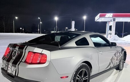 Ford Mustang VI рестайлинг, 2011 год, 810 000 рублей, 6 фотография