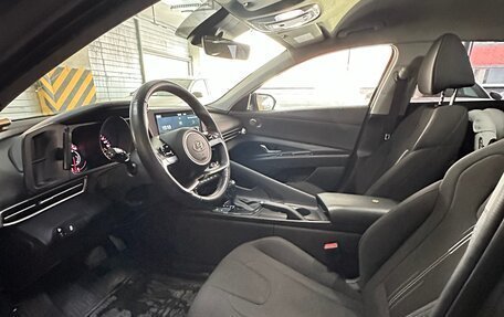 Hyundai Elantra, 2021 год, 2 200 000 рублей, 11 фотография