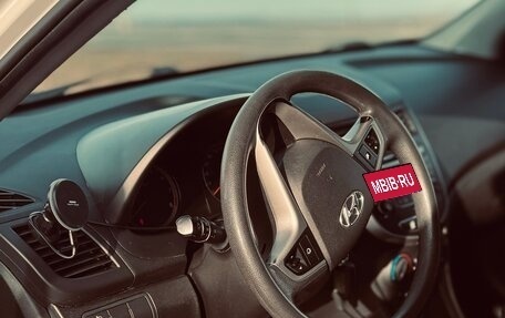 Hyundai Solaris II рестайлинг, 2015 год, 950 000 рублей, 12 фотография