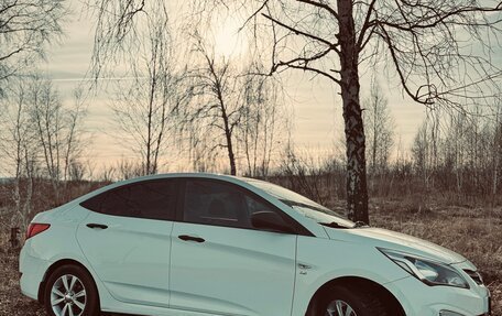 Hyundai Solaris II рестайлинг, 2015 год, 950 000 рублей, 21 фотография