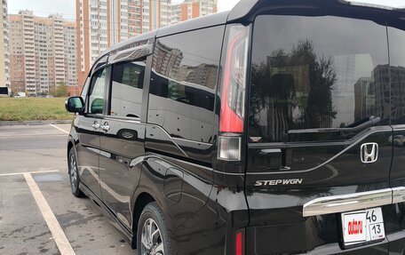 Honda Stepwgn IV, 2016 год, 1 880 000 рублей, 4 фотография