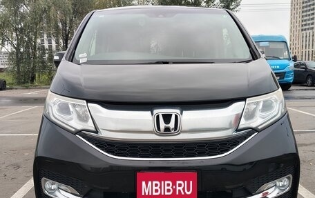 Honda Stepwgn IV, 2016 год, 1 880 000 рублей, 2 фотография