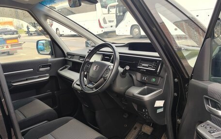 Honda Stepwgn IV, 2016 год, 1 880 000 рублей, 21 фотография