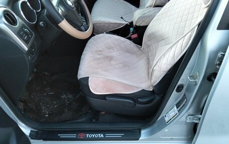 Toyota Matrix, 2004 год, 495 000 рублей, 6 фотография