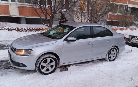 Volkswagen Jetta VI, 2012 год, 1 000 000 рублей, 2 фотография