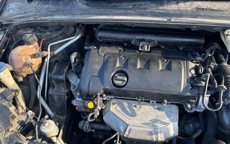 Peugeot 308 II, 2011 год, 399 999 рублей, 6 фотография