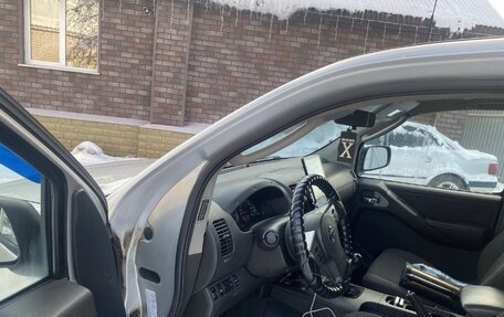 Nissan Navara (Frontier), 2006 год, 900 000 рублей, 5 фотография