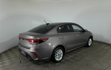 KIA Rio IV, 2018 год, 1 370 000 рублей, 6 фотография