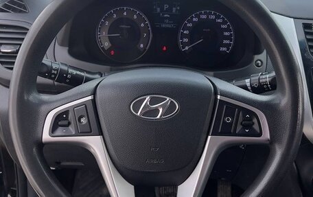 Hyundai Solaris II рестайлинг, 2011 год, 555 000 рублей, 10 фотография