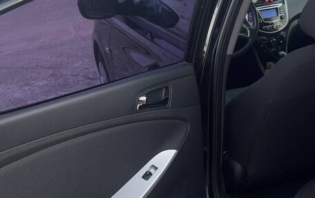 Hyundai Solaris II рестайлинг, 2011 год, 555 000 рублей, 13 фотография