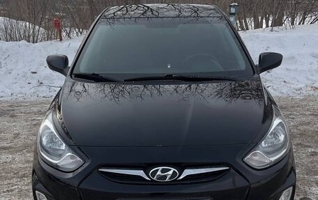 Hyundai Solaris II рестайлинг, 2011 год, 555 000 рублей, 3 фотография