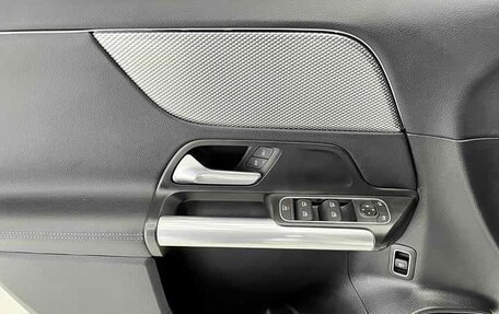 Mercedes-Benz GLA, 2022 год, 2 600 000 рублей, 17 фотография