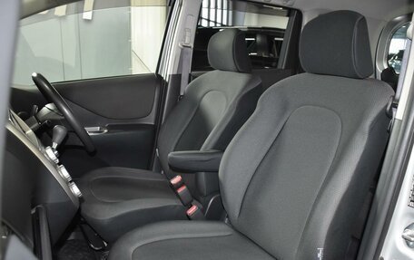 Toyota Ractis I, 2010 год, 870 000 рублей, 6 фотография