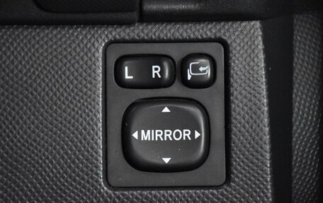 Toyota Ractis I, 2010 год, 870 000 рублей, 15 фотография