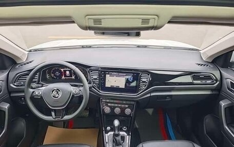 Volkswagen T-Roc I, 2022 год, 1 700 000 рублей, 7 фотография