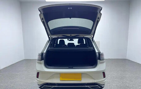 Volkswagen T-Roc I, 2023 год, 1 699 000 рублей, 7 фотография