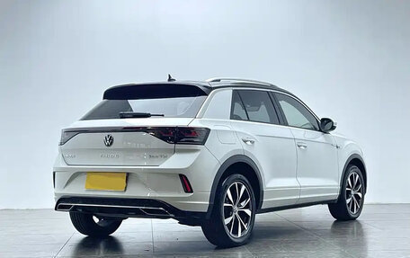 Volkswagen T-Roc I, 2023 год, 1 699 000 рублей, 5 фотография