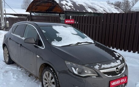 Opel Astra J, 2011 год, 440 000 рублей, 1 фотография