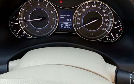 Infiniti QX56, 2011 год, 3 000 000 рублей, 15 фотография