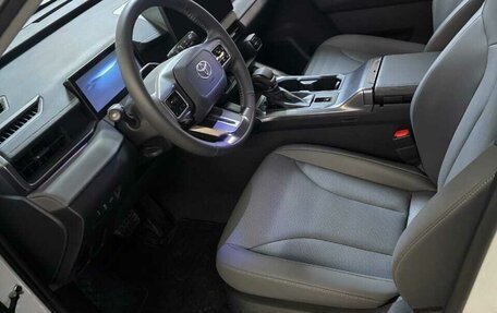 Toyota RAV4, 2025 год, 4 550 000 рублей, 10 фотография