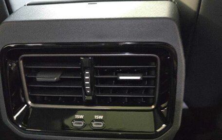 Toyota RAV4, 2025 год, 4 550 000 рублей, 22 фотография