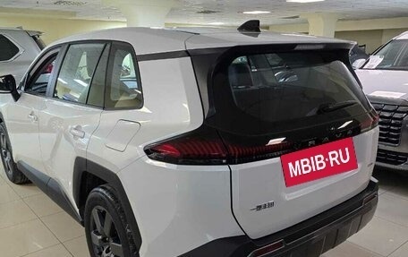 Toyota RAV4, 2025 год, 4 550 000 рублей, 8 фотография