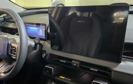 Toyota RAV4, 2025 год, 4 550 000 рублей, 29 фотография