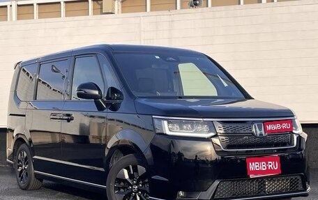 Honda Stepwgn, 2022 год, 2 160 000 рублей, 1 фотография