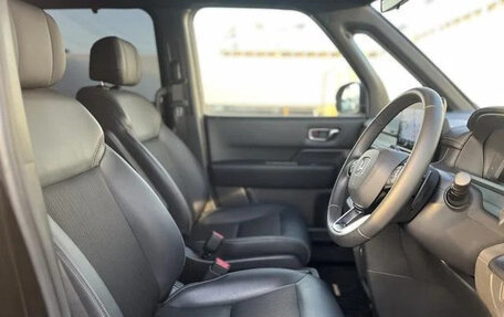 Honda Stepwgn, 2022 год, 2 160 000 рублей, 6 фотография