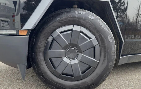 Tesla Cybertruck, 2025 год, 13 200 000 рублей, 7 фотография