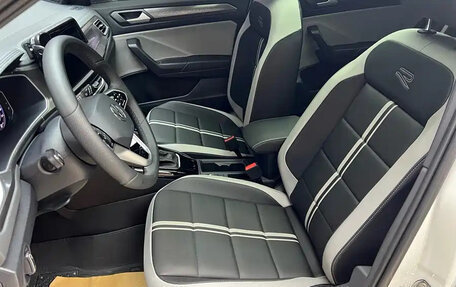 Volkswagen T-Roc I, 2023 год, 1 700 000 рублей, 11 фотография