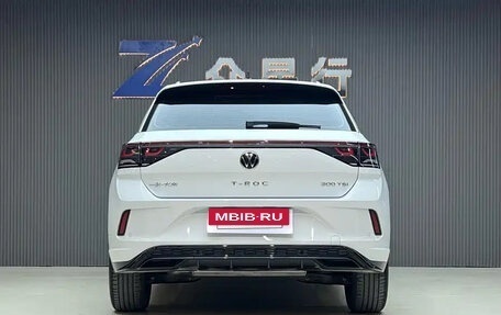 Volkswagen T-Roc I, 2023 год, 1 700 000 рублей, 4 фотография