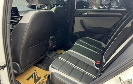 Volkswagen T-Roc I, 2023 год, 1 700 000 рублей, 16 фотография