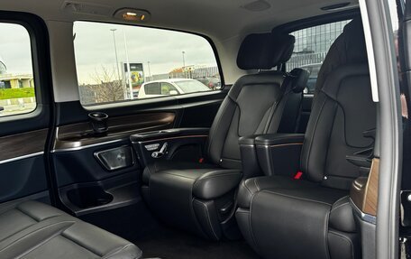 Mercedes-Benz V-Класс, 2023 год, 7 300 000 рублей, 7 фотография