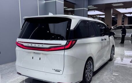 Lexus LM, 2026 год, 37 800 000 рублей, 6 фотография