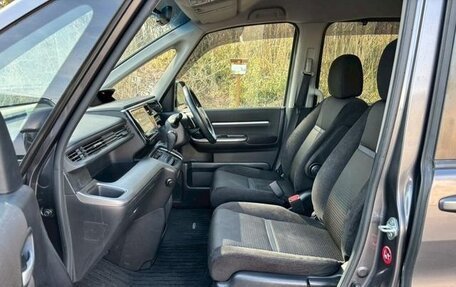 Honda Stepwgn IV, 2019 год, 1 630 000 рублей, 14 фотография