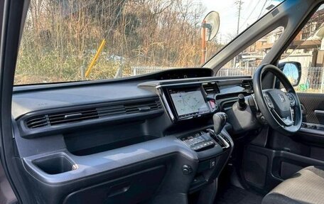 Honda Stepwgn IV, 2019 год, 1 630 000 рублей, 15 фотография