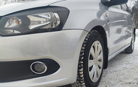 Volkswagen Polo VI (EU Market), 2013 год, 588 000 рублей, 2 фотография