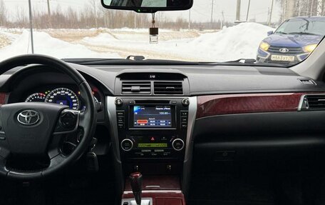 Toyota Camry, 2013 год, 1 530 000 рублей, 10 фотография