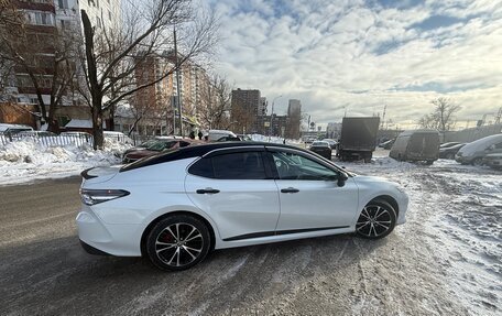 Toyota Camry, 2021 год, 2 740 000 рублей, 3 фотография
