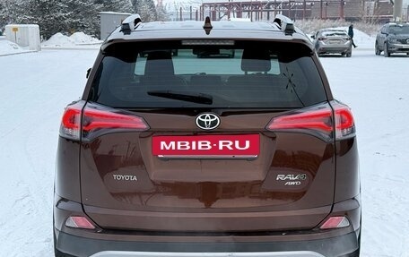 Toyota RAV4, 2017 год, 2 570 000 рублей, 10 фотография