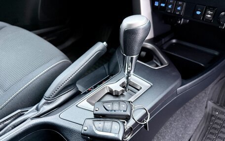 Toyota RAV4, 2017 год, 2 570 000 рублей, 30 фотография