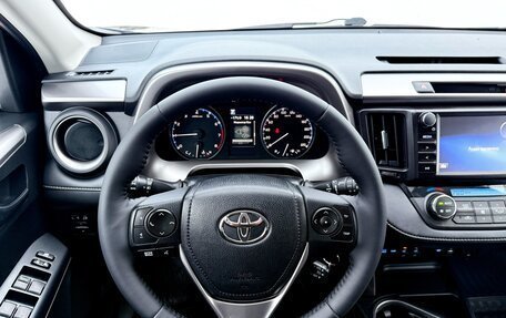 Toyota RAV4, 2017 год, 2 570 000 рублей, 24 фотография