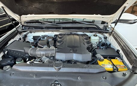 Toyota 4Runner V, 2017 год, 5 750 000 рублей, 3 фотография