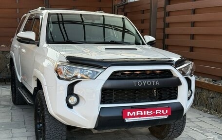 Toyota 4Runner V, 2017 год, 5 750 000 рублей, 2 фотография