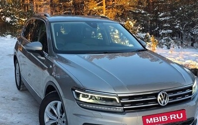 Volkswagen Tiguan II, 2019 год, 1 900 000 рублей, 1 фотография