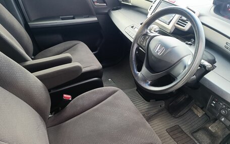 Honda Freed I, 2013 год, 1 030 000 рублей, 17 фотография